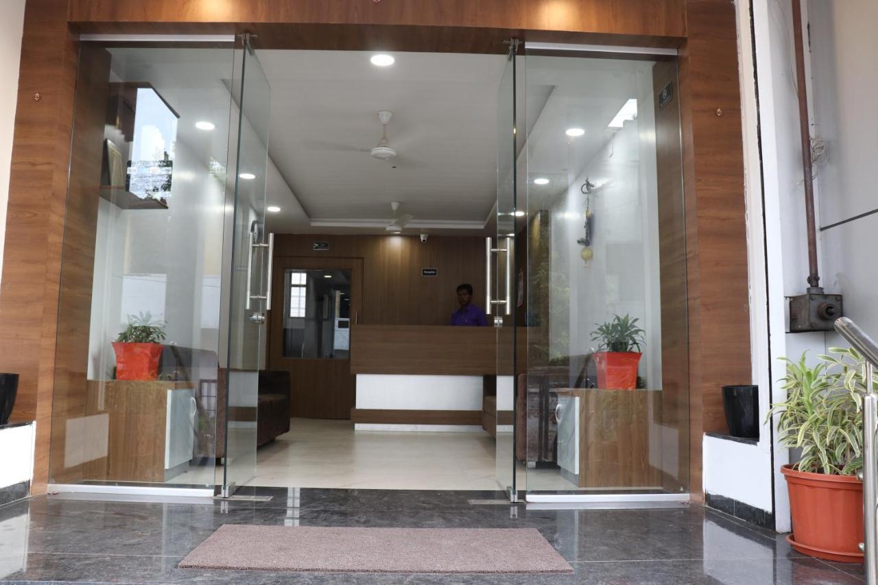 Hotel New Samrat ออรังกาบัด ภายนอก รูปภาพ