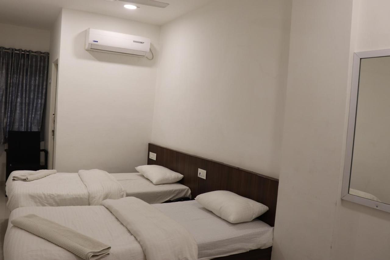 Hotel New Samrat ออรังกาบัด ภายนอก รูปภาพ